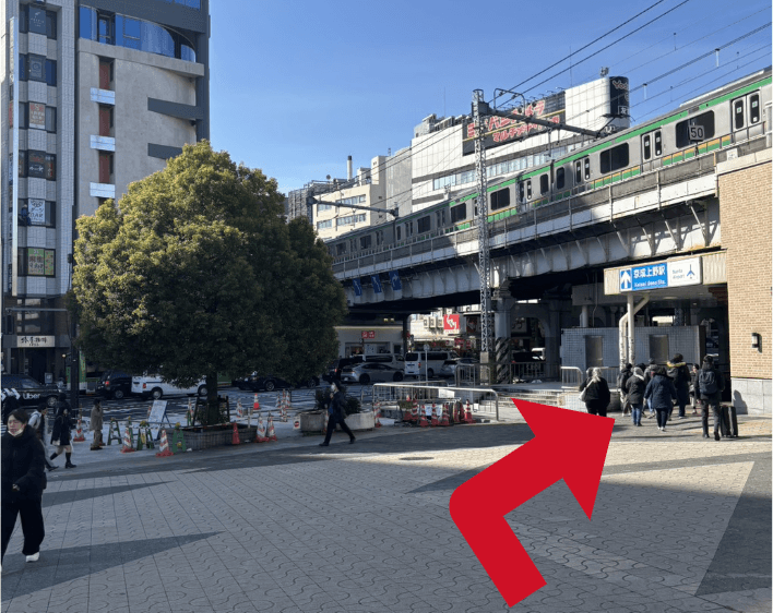 上野駅 広小路口を出る